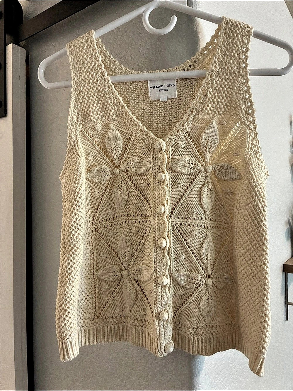 NWOT !!! Willow & Wind Cream Knit Button-Front Vest Size Small